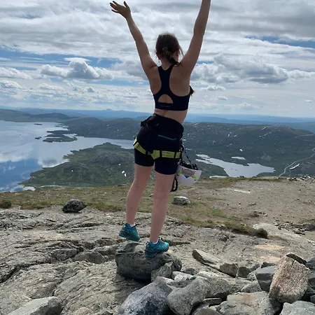 בית נופש Nostalgic With 3 Bedroom Fireplace, And Terrace Beitostolen