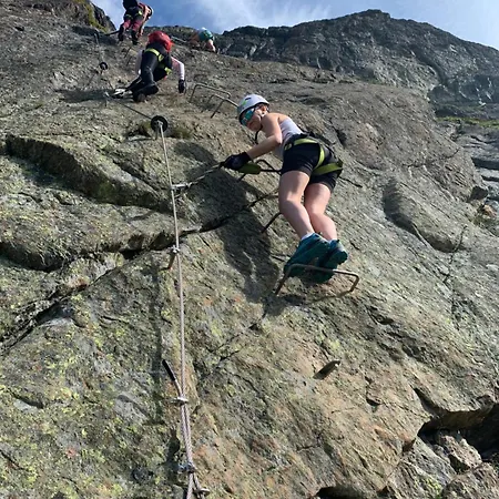 Nostalgic With 3 Bedroom Fireplace, And Terrace בית נופש Beitostolen