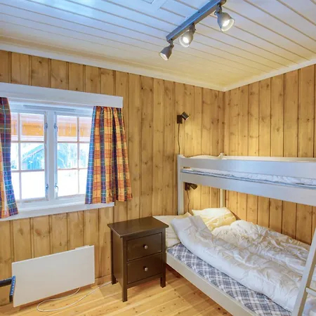 Nostalgic With 3 Bedroom Fireplace, And Terrace Beitostolen