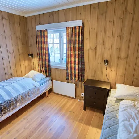 Nostalgic With 3 Bedroom Fireplace, And Terrace * Beitostolen