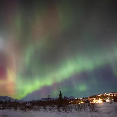 Сasa de vacaciones Nostalgic With 3 Bedroom Fireplace, And Terrace Beitostolen