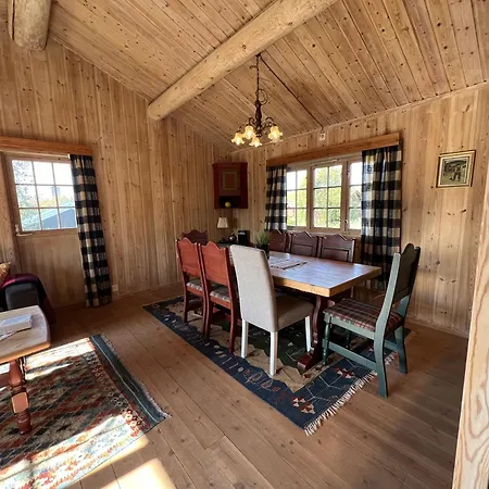 Nostalgic With 3 Bedroom Fireplace, And Terrace * Beitostolen